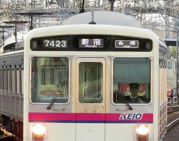 京王電鉄の動物園線「新TamazooTrain」に当社の内装材をご採用