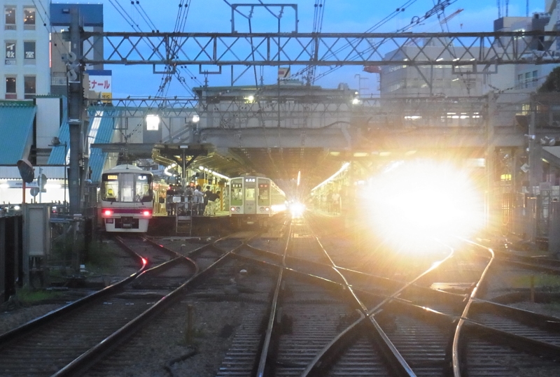 No424 8月18日 調布駅 最後の夕暮－。: 京王線 井の頭線 応援歌