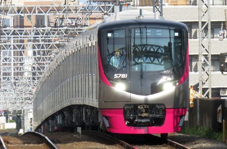 No954 18年京王飛躍の年 初の座席指定列車スタートへ 京王線 井の頭線 応援歌